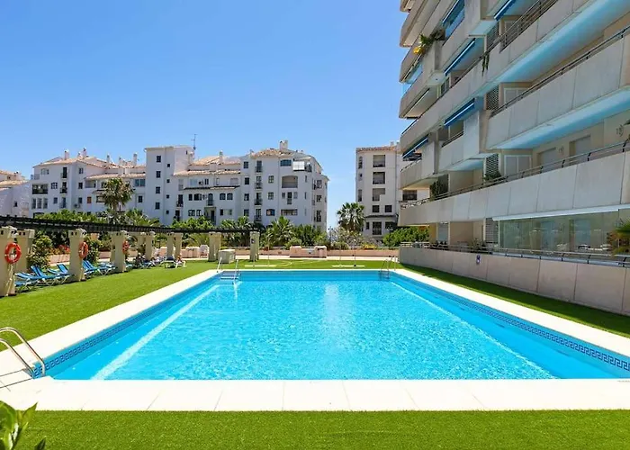 Spacious And Luxurious Apartment In Puerto Banus